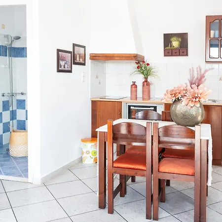 Sunrock - Pansy Lägenhetshotell